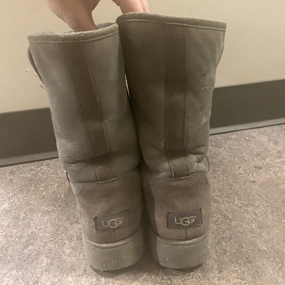 WOMEN’S UGG BOOTS, SIZE WOMEN’S : 7 - 7.5 US, GREY COLOUR - Picture 1 of 4